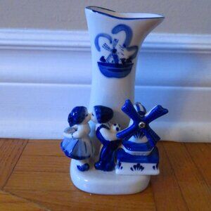 Vintage 1980s Delft Ceramic Holland Kissing Couple spin Windmill Vase blue